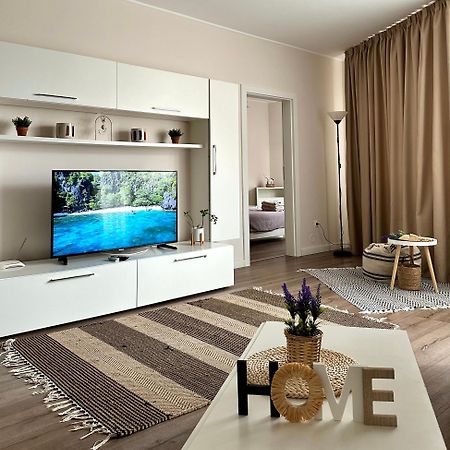 Moonlight Charming Shelter - 3Br 180º Balcony View Apartment Oradea Exterior foto