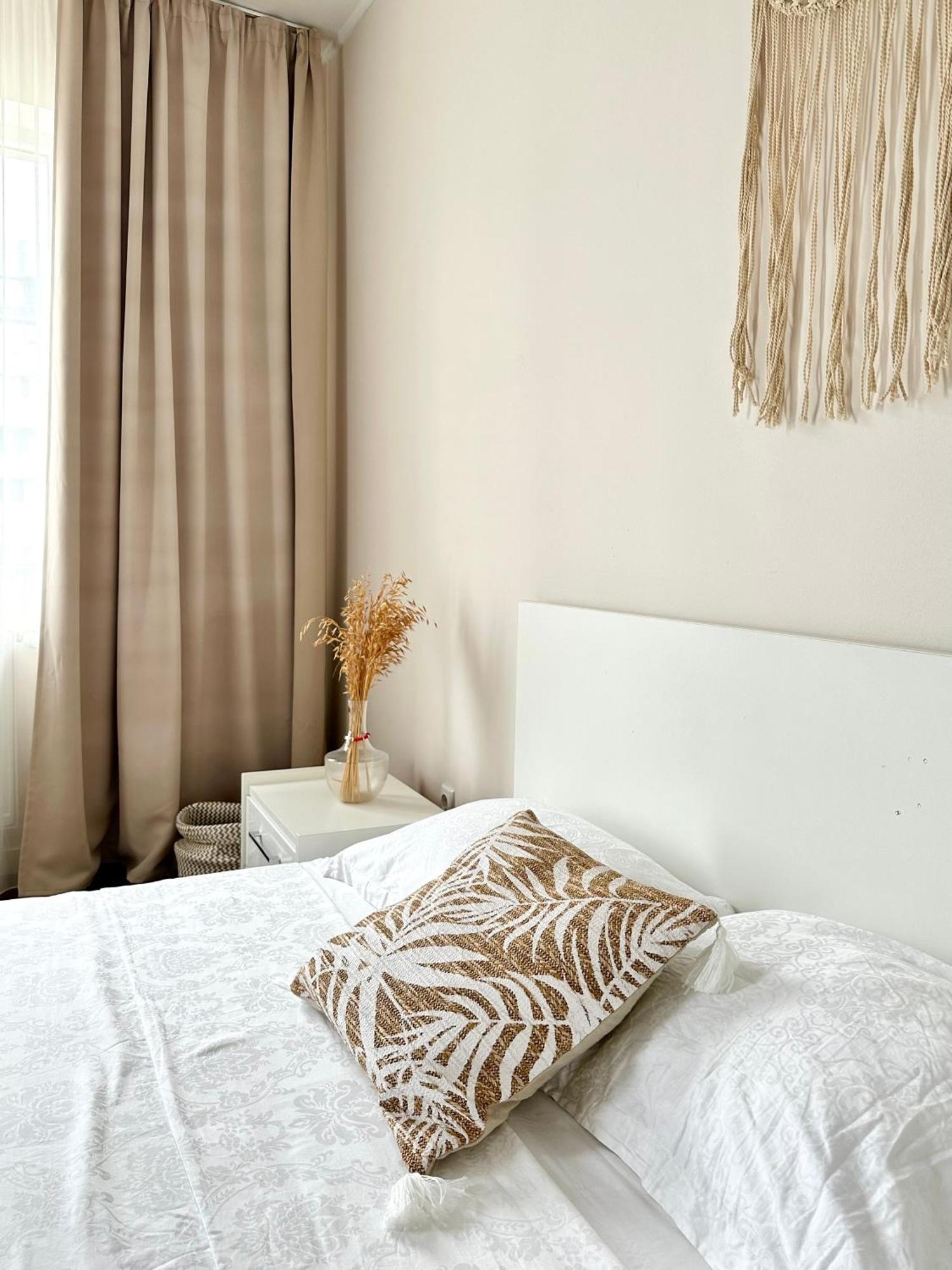 Moonlight Charming Shelter - 3Br 180º Balcony View Apartment Oradea Exterior foto