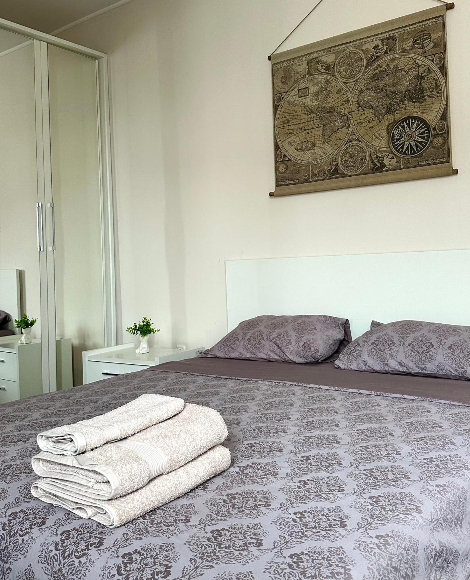 Moonlight Charming Shelter - 3Br 180º Balcony View Apartment Oradea Exterior foto